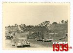 Zniszczenia wojenne 1939 - most na Bzurze w Sochaczewie (fot. ze zbior�w Andrzeja Kornackiego).