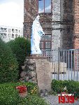 Pruszk�w, ul. O��wkowa, tablica pami�tkowa. Stan z dn. 28. 06. 2012 r. (fot. Tomasz Karolak).