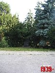 B�onie, ul. Grodziska, tablica pami�tkowa. Stan z dn. 23. 08. 2011 r. (fot. Tomasz Karolak).