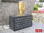 B�onie, Rynek, Pomnik Hymnu Narodowego. Stan z dn. 23. 08. 2011 r. (fot. Tomasz Karolak).
