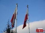 Borz�cin Du�y, ul. Warszawska / Spacerowa, krzy� i tablica pami�tkowa. Stan z dn. 12. 11. 2011 r. (fot. Tomasz Karolak).