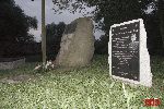 Witkowice, miejsce pami�ci, po�wi�cone przeprawie oddzia��w Wojska Polskiego przez doln� Bzur� we wrze�niu 1939 roku (fot. �. Wojtczak).