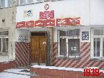 Sochaczew, ul. Marsza�ka J�zefa Pi�sudskiego, tablica pami�tkowa. Stan z dn. 17. 02. 2011 r. (fot. Tomasz Karolak).