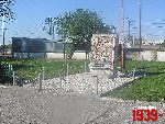 W�oc�awek, ul. Okrzei, pomnik. Stan z dn. 30. 04. 2012 r. (fot. Tomasz Karolak).