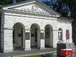 P�ock, ul. Tumska, tablica pami�tkowa (2). Stan z dn. 24. 07. 2012 r. (fot. Tomasz Karolak).