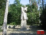 Milan�wek, Pl. Stefana Starzy�skiego, Pomnik Bohater�w. Stan z dn. 30. 08. 2012 r. (fot. Tomasz Karolak).
