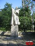 Milan�wek, Pl. Stefana Starzy�skiego, Pomnik Bohater�w. Stan z dn. 30. 08. 2012 r. (fot. Tomasz Karolak).