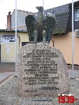 Leszno, Al. Wojska Polskiego, g�az pami�tkowy. Stan z dn. 04. 12. 2011 r. (fot. Tomasz Karolak).