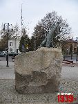 Leszno, Al. Wojska Polskiego, g�az pami�tkowy. Stan z dn. 04. 12. 2011 r. (fot. Tomasz Karolak).