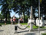 Nowy Dunin�w, Gr�b-Obelisk ku Czci Walcz�cych o Woln� Polsk�. Stan z dn. 01. 09. 2009 r. (fot. udost�pniona przez Urz�d Gminy Nowy Dunin�w).