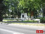 Sochaczew - Chodak�w, ul. Chopina, tablica pami�tkowa. Stan z dn. 04. 09. 2011 r. (fot. Tomasz Karolak).