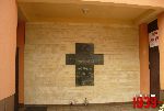 Sochaczew, ul. Wyszy�skiego, �ciana pami�ci (fot. T. Karolak)