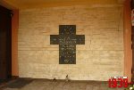 Sochaczew, ul. Wyszy�skiego, �ciana pami�ci (fot. T. Karolak)