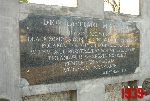 Sochaczew - Trojan�w, ul. ks. Jerzego Popie�uszki, pomnik. Stan z dn. 07. 10. 2010 r. (fot. Tomasz Karolak).